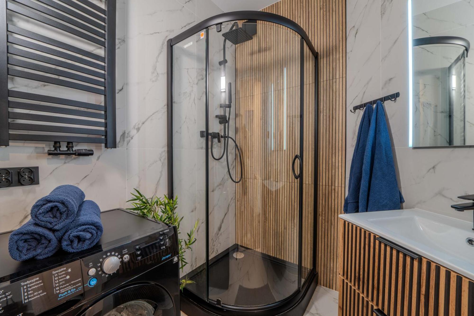 New Large Modern Apartment - City Center - 60M2 - Lift - Parking Breslavia Esterno foto